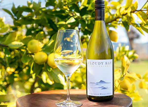 Rượu vang Cloudy Bay Sauvignon Blanc (mẫu cũ)