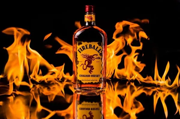 Ruou Fireball Cinnamon Whisky