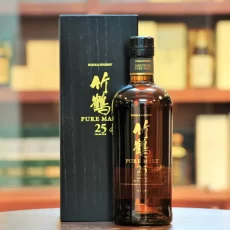 Nikka Taketsuru 25 năm tuổi