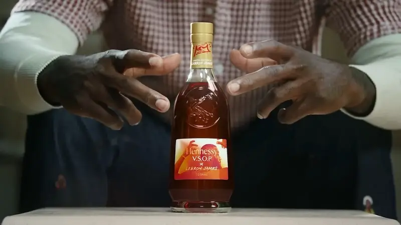 Ruou Hennessy VSOP x Lebron James 2025